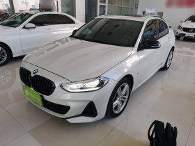 宝马1系 2023款 120i M运动曜夜版