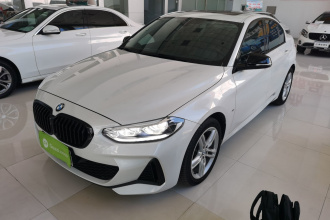 宝马1系 2023款 120i M运动曜夜版