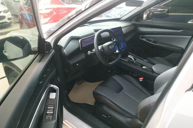 吉利汽车 2023款 博越COOL 1.5TD 智慧型中控内饰7003