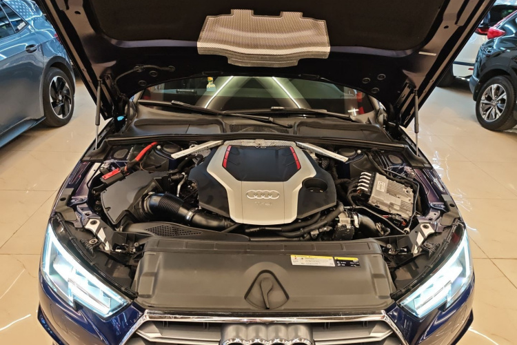 奥迪S4 2018款 S4 3.0TFSI机舱底盘24