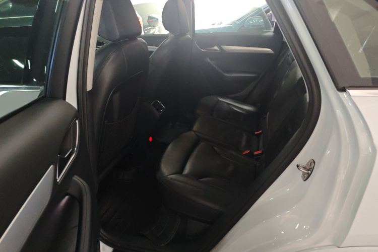 奥迪Q3 2015款 35 TFSI 舒适型中控内饰7004