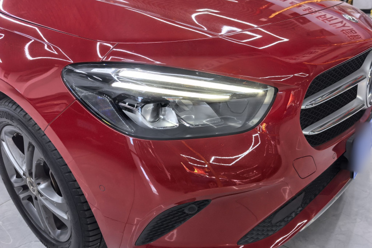 奔驰B级 2020款 B 200 动感型局部细节9001