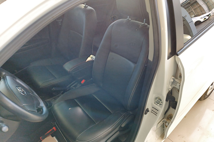 丰田 威驰 2019款 1.5L CVT创行版中控内饰19