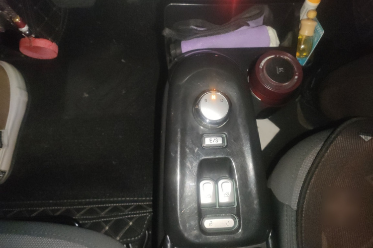 长安启源 长安Lumin 2023款 205km 香沁款局部细节18