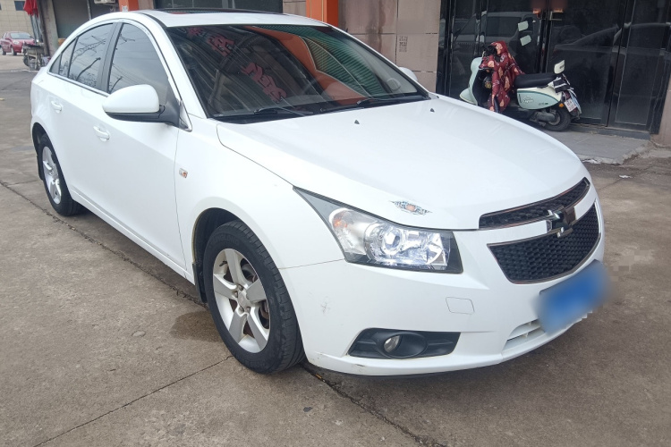 雪佛兰 科鲁兹 2013款 1.8L SE AT车身外观3