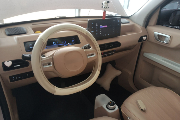 吉利银河 2024款 熊猫mini 200km 龙腾版中控内饰12