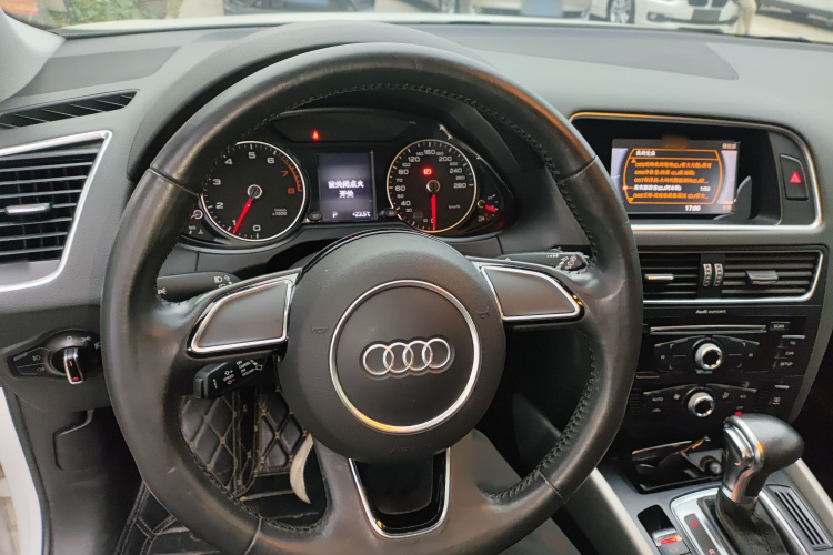 奥迪Q5 2016款 40 TFSI 进取型局部细节13