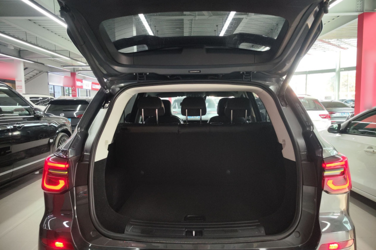 荣威RX5 2023款 PLUS 330TGI 自动领潮智臻版机舱底盘23