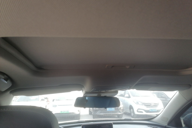 红旗H5 2019款 30TD 灵动版中控内饰22