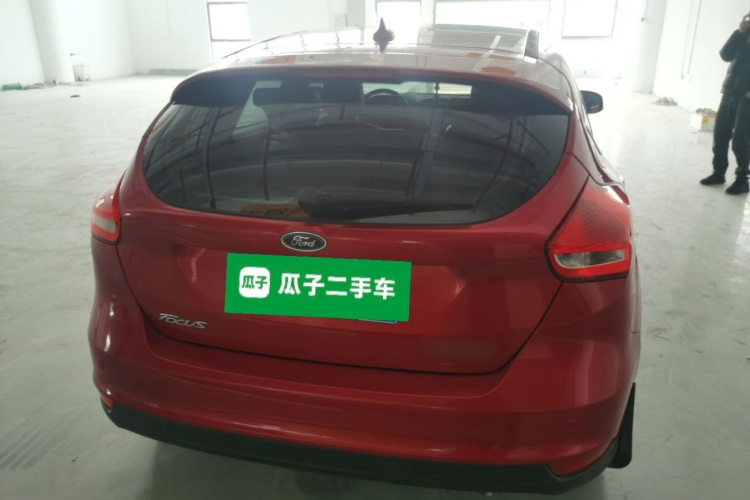 福特 福克斯 2017款 两厢 1.6L 手动风尚型智行版车身外观6