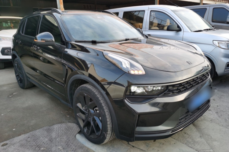 领克01 2021款 2.0TD 四驱暗夜版车身外观3