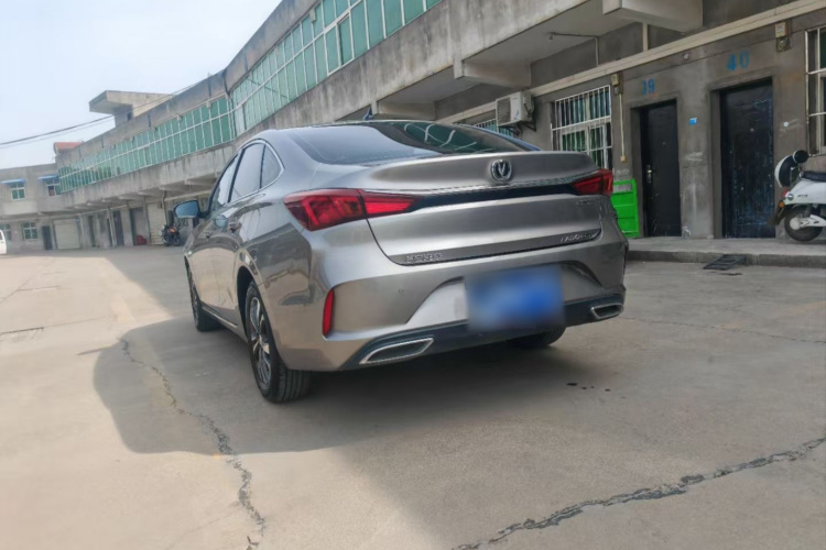 长安 逸动 2020款 PLUS 蓝鲸NE 1.4T GDI DCT尊贵型车身外观6002