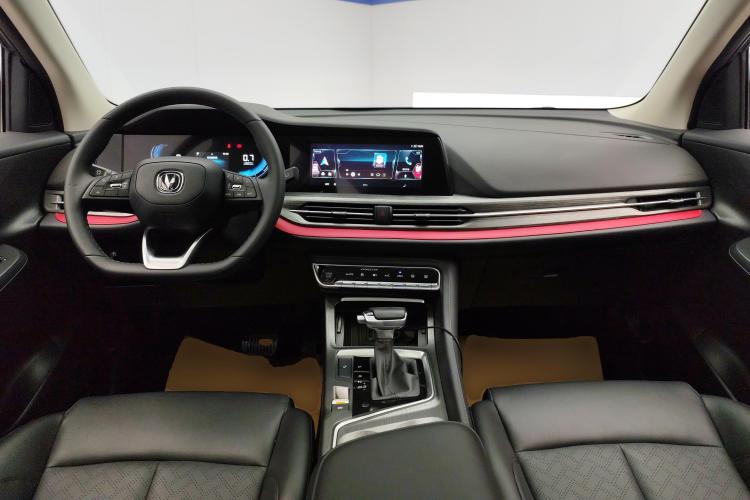 长安CS55PLUS 2021款 蓝鲸版 1.5T DCT豪华型中控内饰12