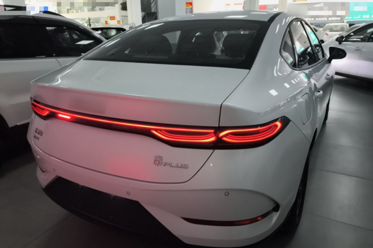 比亚迪 秦PLUS 2025款 DM-i 智驾版 128KM进取型车身外观6