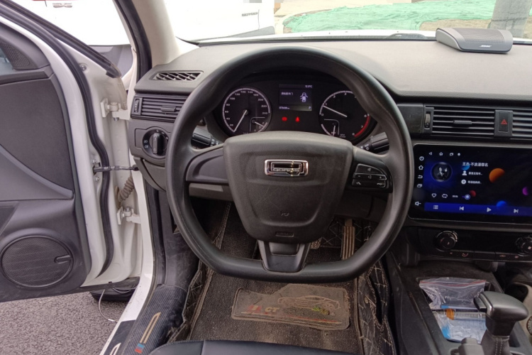 观致3 2018款 三厢 1.6L 自动领先型中控内饰13