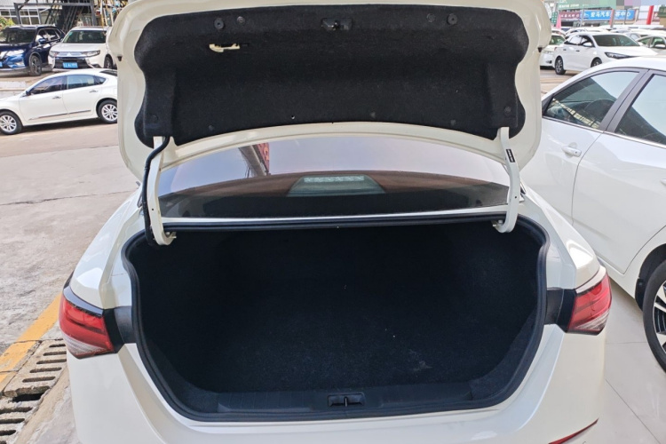 日产 轩逸 2021款 1.6L XL CVT悦享版机舱底盘23