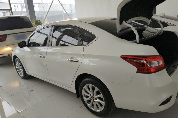 日产 轩逸 2022款 经典 1.6XE CVT舒适版车身外观4