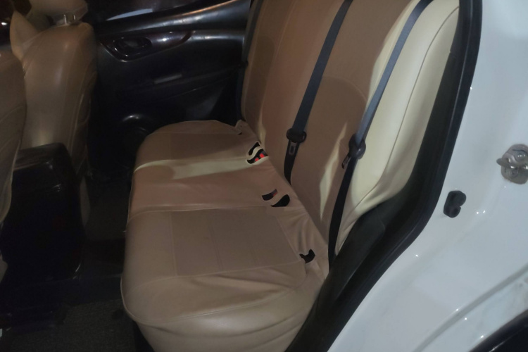 日产 逍客 2016款 1.2T CVT时尚版中控内饰7004