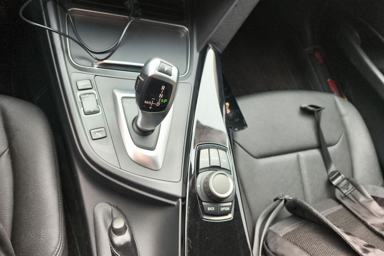 宝马3系 2017款 320Li 时尚型局部细节18