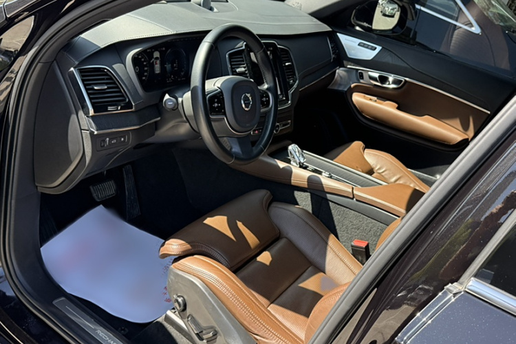 沃尔沃XC90新能源 2021款 E驱混动 T8 智尊豪华版 7座中控内饰7002