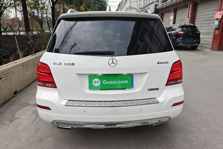 奔驰GLK级 2013款 GLK 300 4MATIC 动感天窗型车身外观6