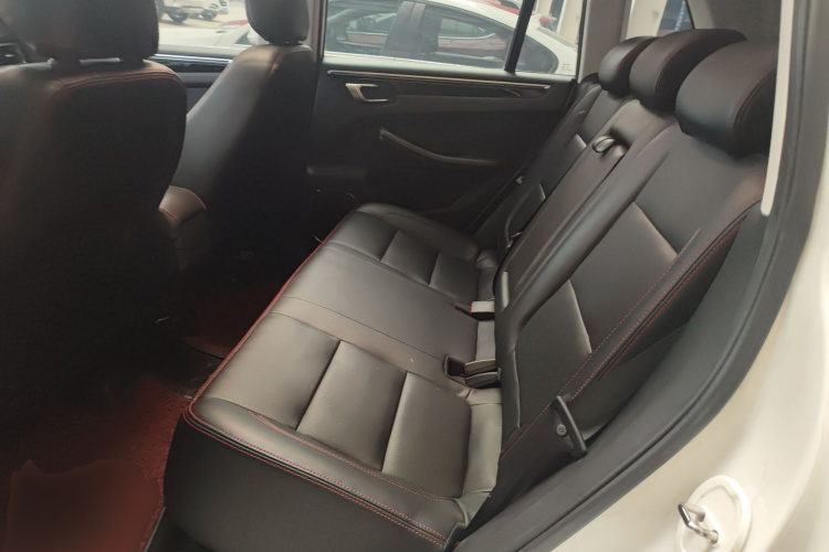 众泰 大迈X5 2015款 1.5T 手动尊贵型 国IV中控内饰21