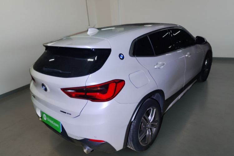 宝马X2 2020款 sDrive25i 领先型M越野套装车身外观7