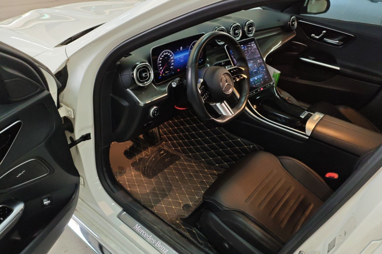 奔驰C级 2022款 改款 C 260 L 运动版中控内饰20