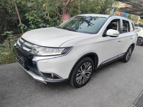 三菱 欧蓝德 2016款 2.4L 四驱豪华版 7座