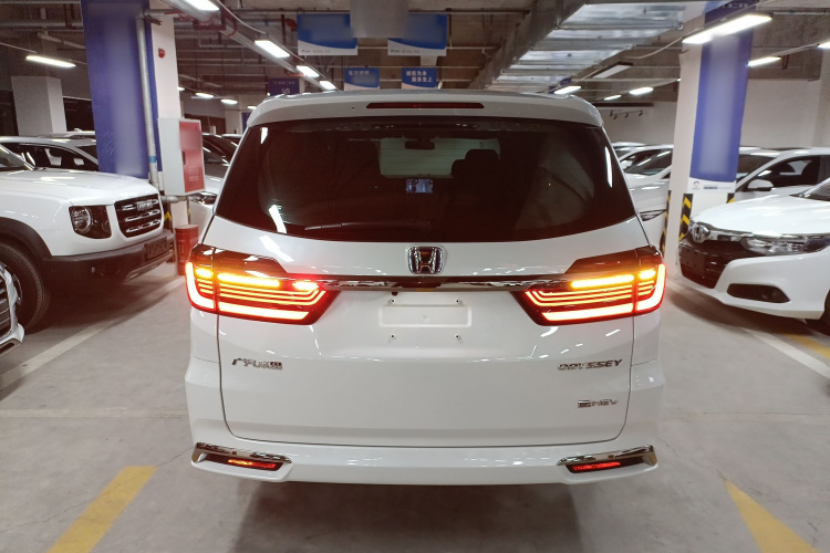 本田 奥德赛 2024款 2.0L e:HEV 锐·悦享版车身外观6