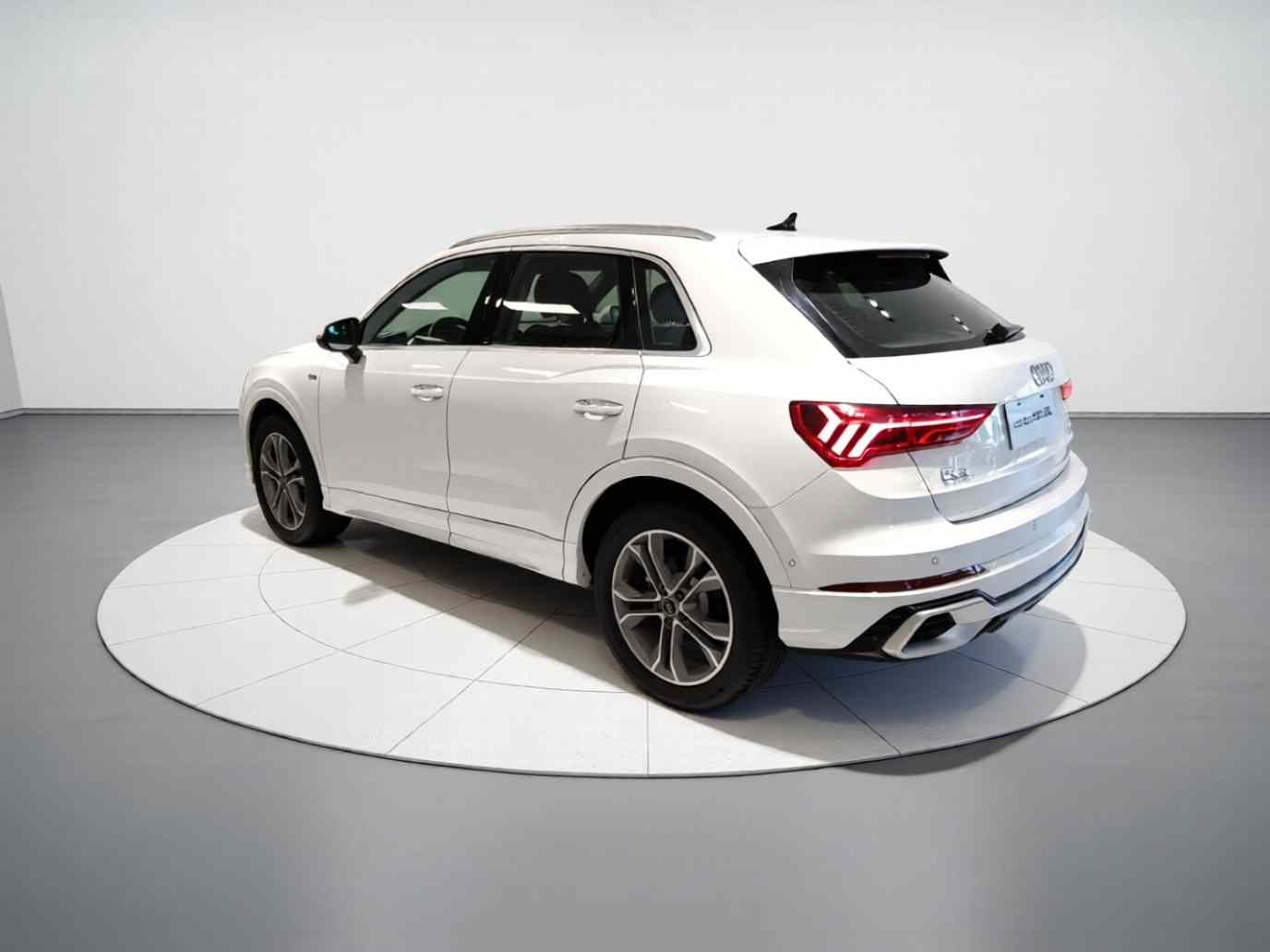 奥迪Q3 2024款 40 TFSI 时尚动感型(3)