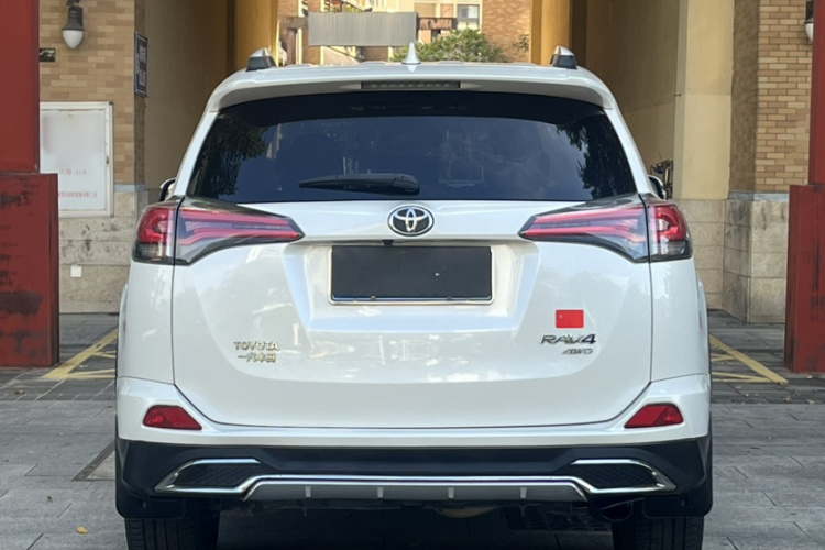 丰田 RAV4荣放 2018款 2.5L 自动四驱精英i版车身外观6011