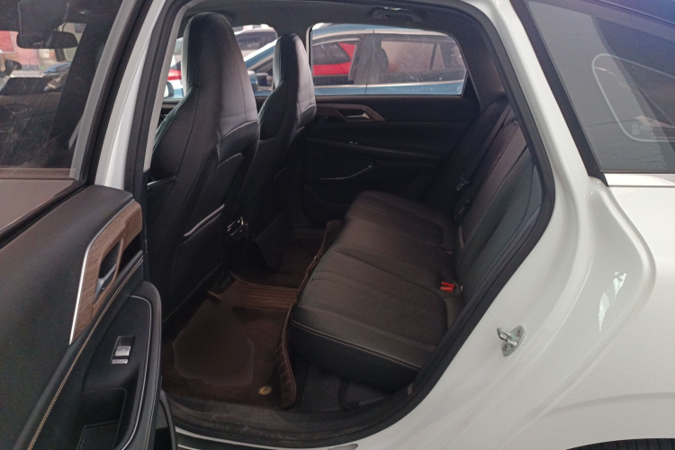 小鹏P5 2022款 550E中控内饰7004