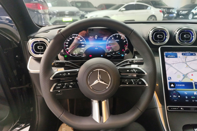 奔驰C级 2025款 改款 C 260 L 运动版中控内饰13