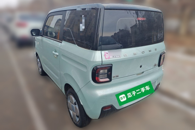 吉利银河 2023款 熊猫mini 120km 超萌熊车身外观5