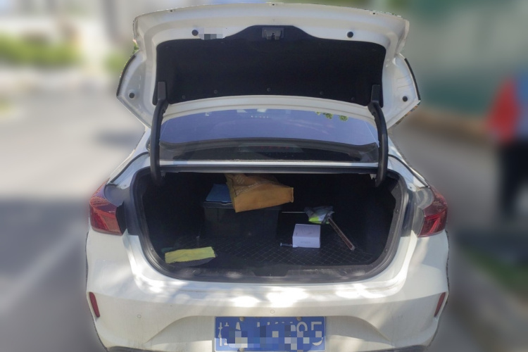 长安 逸动 2022款 PLUS 蓝鲸NE 1.4T GDI DCT尊贵版中控内饰23