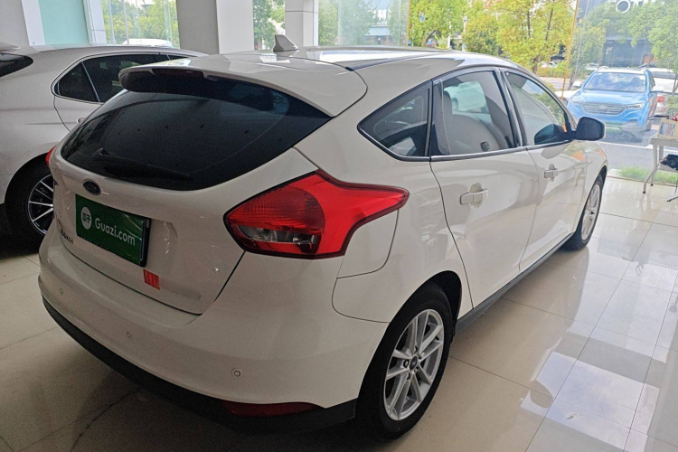 福特 福克斯 2017款 两厢 1.6L 自动风尚型智行版车身外观6005