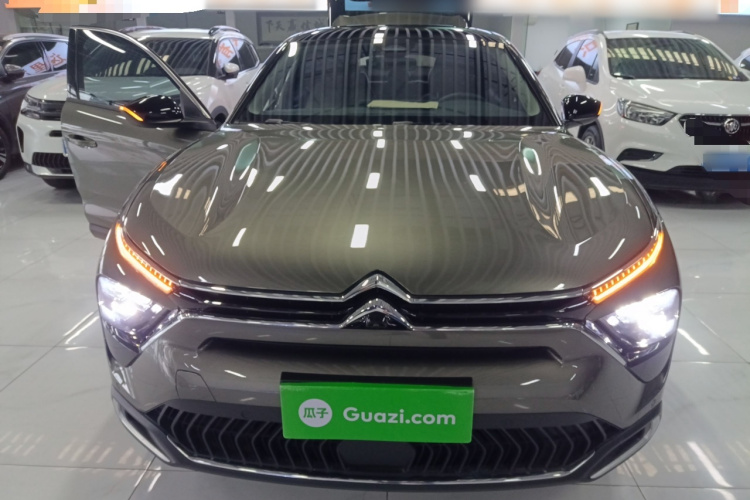 雪铁龙 凡尔赛C5 X 2023款 1.6T 势不凡车身外观6001