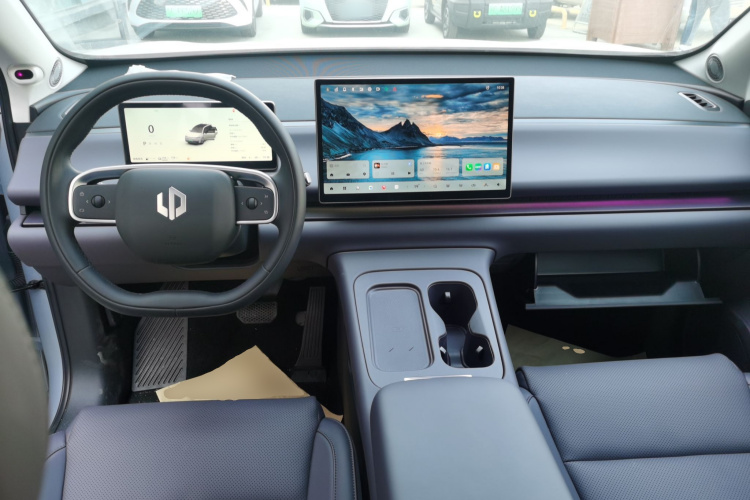 零跑汽车 零跑C16 2024款 增程 200激光雷达版中控内饰12