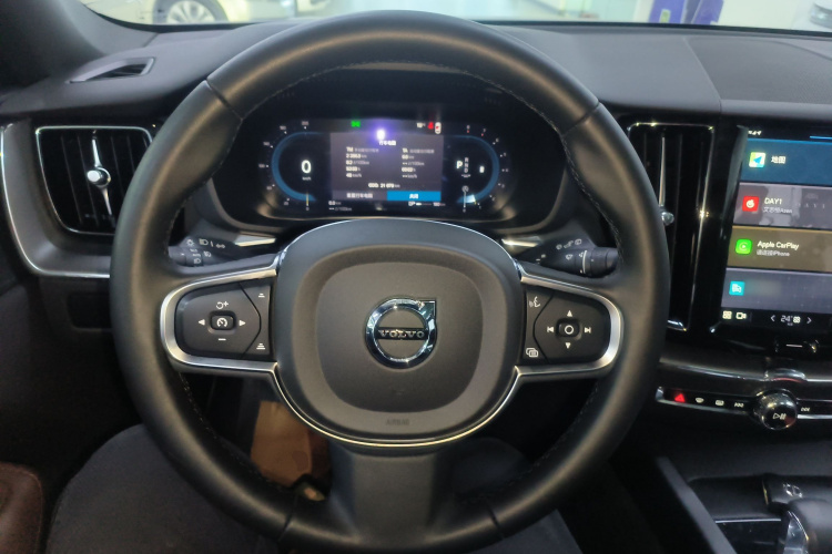 沃尔沃XC60 2024款 B5 四驱智逸豪华版中控内饰13