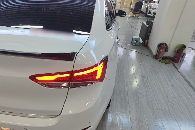 别克 英朗 2021款 改款 典范 1.5L 自动精英型车身外观9