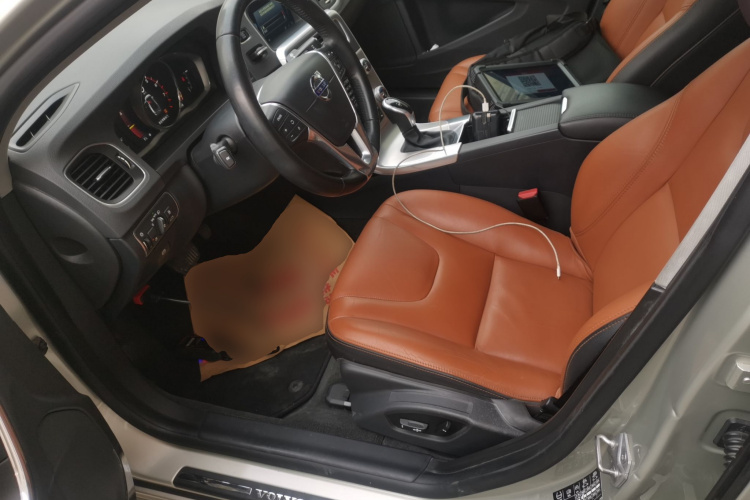 沃尔沃S60 2017款 S60L T4 智远版中控内饰19