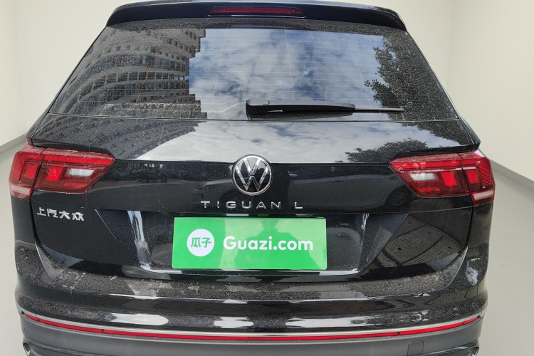 大众 途观L 2025款 出众款 300TSI 自动两驱龙腾版车身外观6