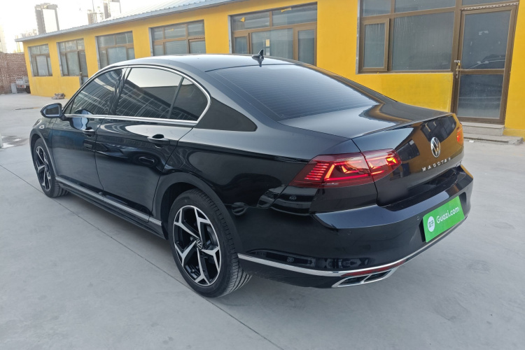 大众 迈腾 2023款 200万辆纪念版 330TSI DSG领先型车身外观4