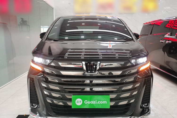 丰田 威尔法 2024款 皇冠 双擎 2.5L 至尊行政版车身外观2