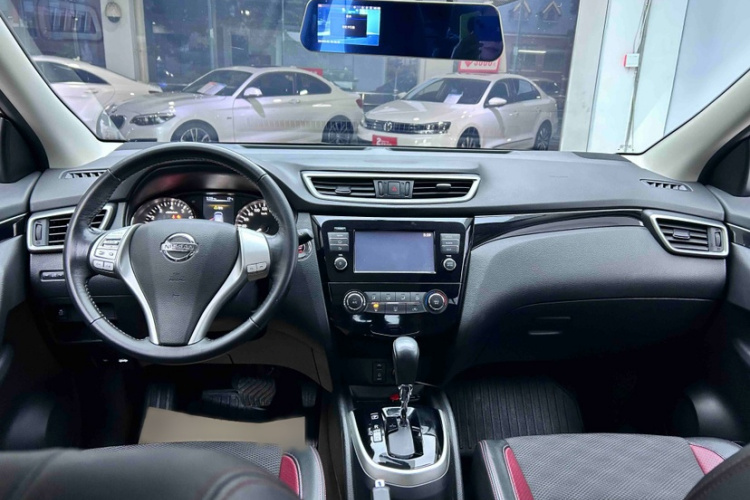 日产 逍客 2017款 2.0L CVT豪华版 国V中控内饰7010