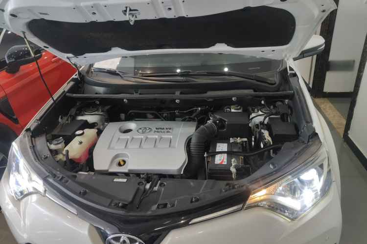 丰田 RAV4荣放 2019款 2.0L CVT两驱先锋版 国V机舱底盘24