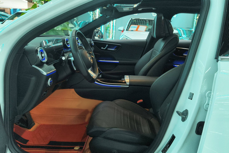 奔驰C级 2023款 C 260 L 运动版局部细节19