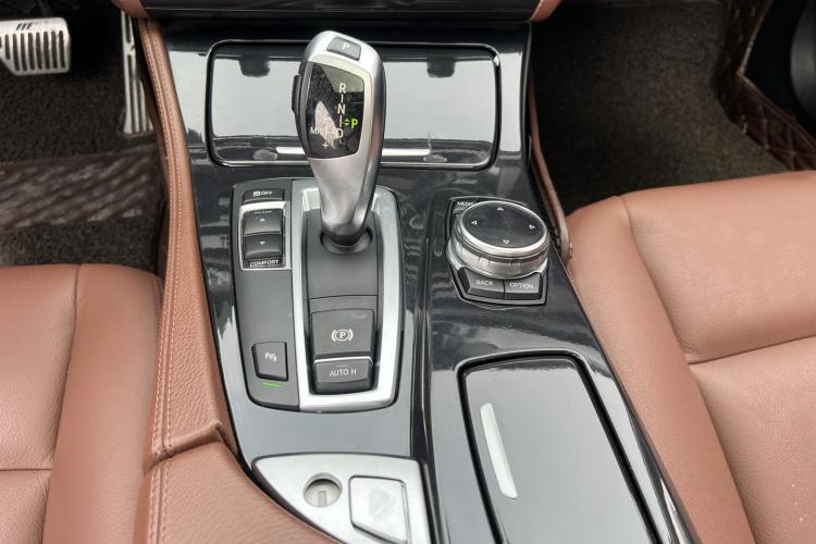 宝马5系 2014款 520Li 典雅型中控内饰18