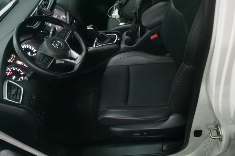 日产 逍客 2019款 2.0L CVT豪华版中控内饰19